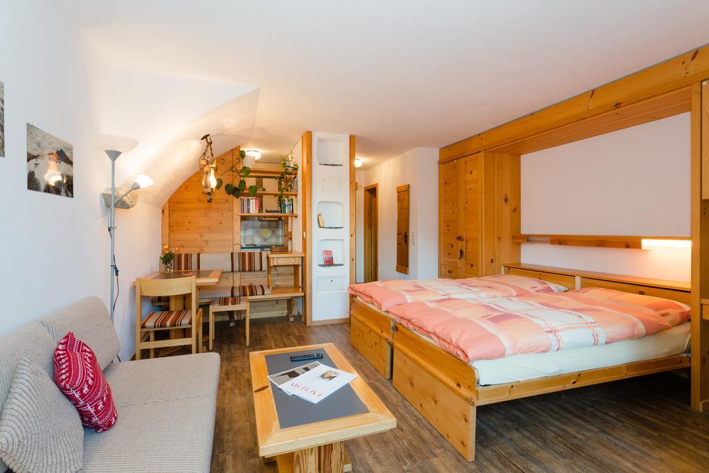 Hotel B&B Susom Surlej Силваплана Екстериор снимка